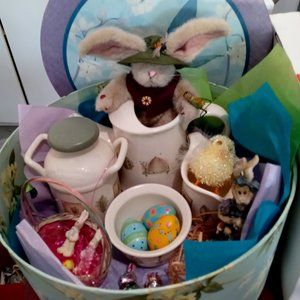 Adult Easter Basket via a Hatbox